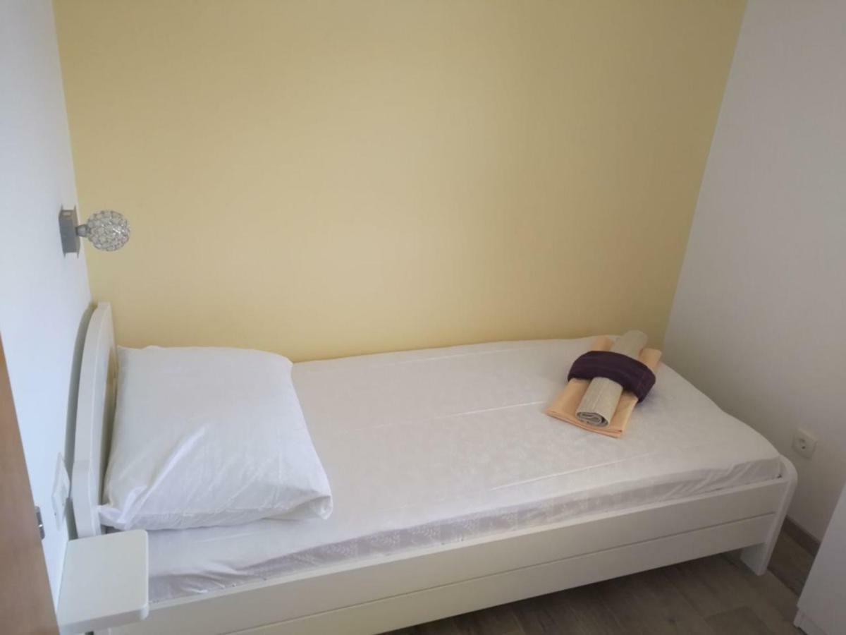 Apartments Prpic Seget Vranjica Phòng bức ảnh