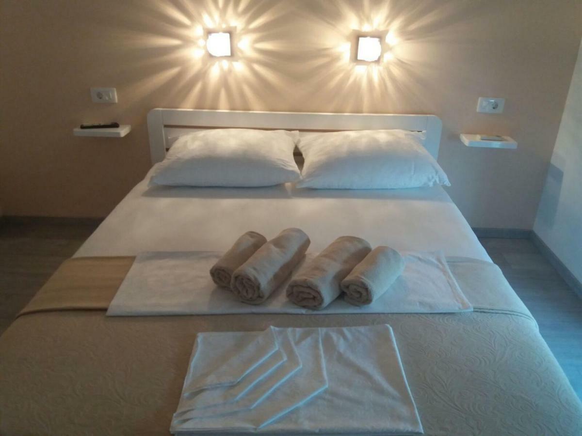 Apartments Prpic Seget Vranjica Ngoại thất bức ảnh